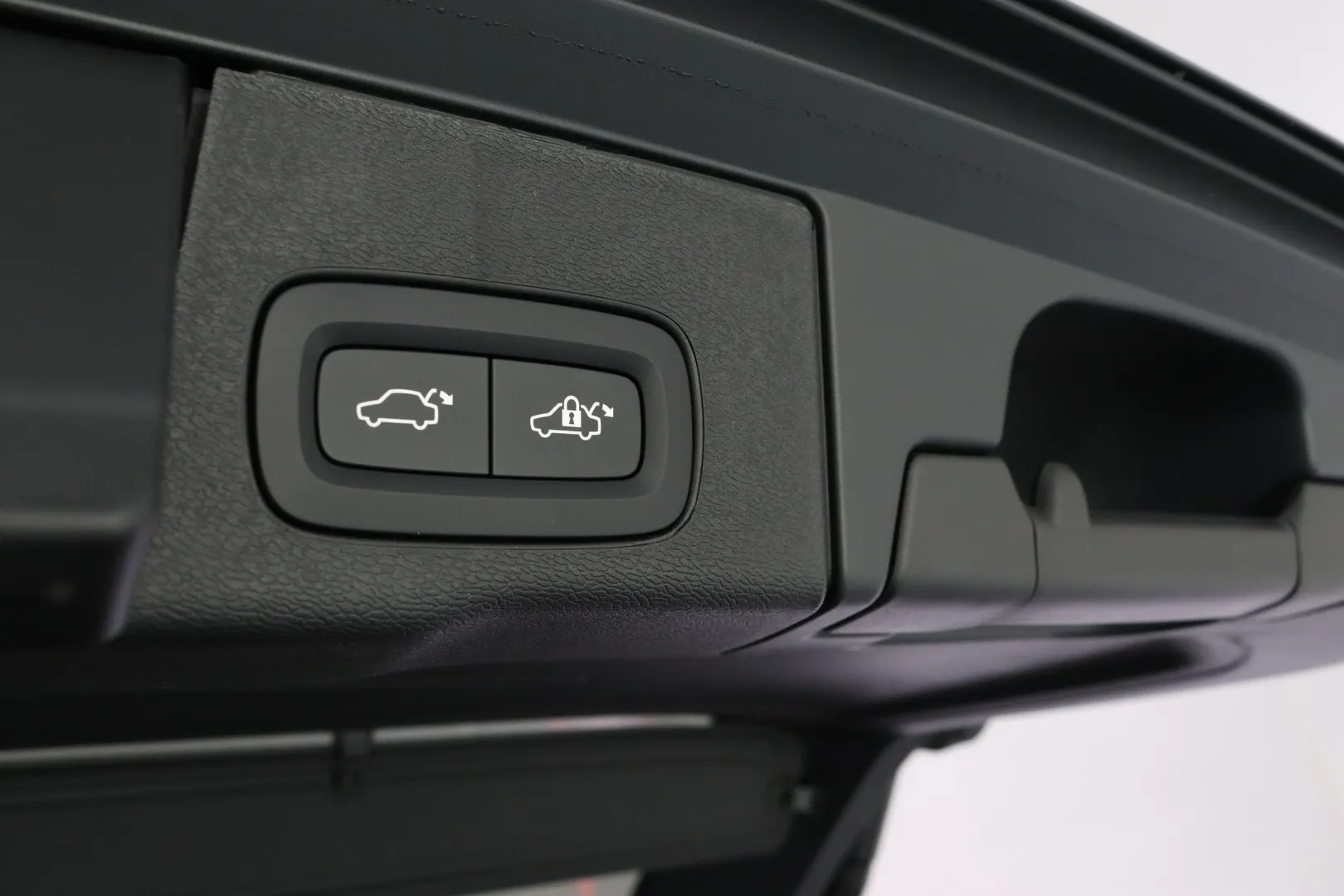 Volvo XC60 NOV-289 carousel image