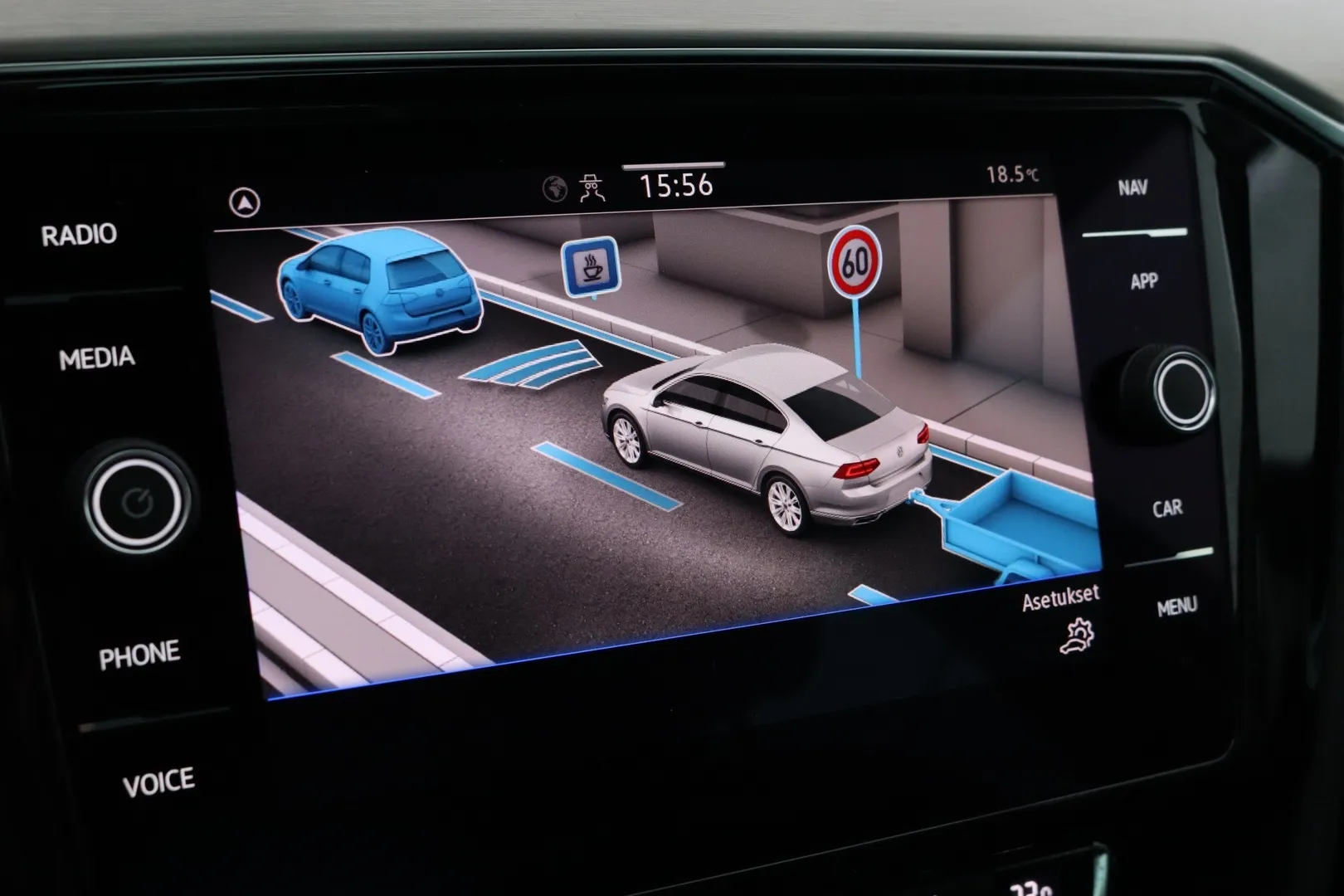 Volkswagen Passat YKM-687 carousel image