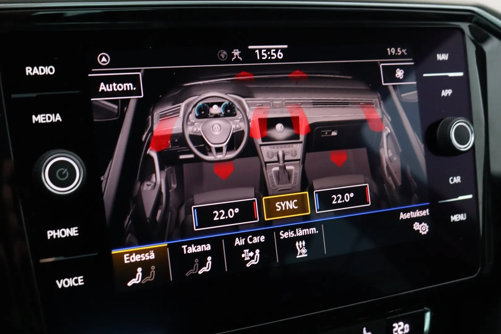 Volkswagen Passat YKM-687 carousel image