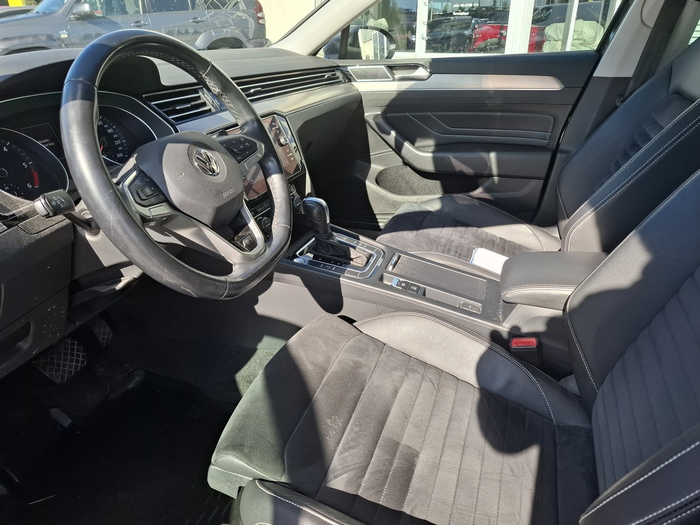 Volkswagen Passat 2020, kuva 4/6