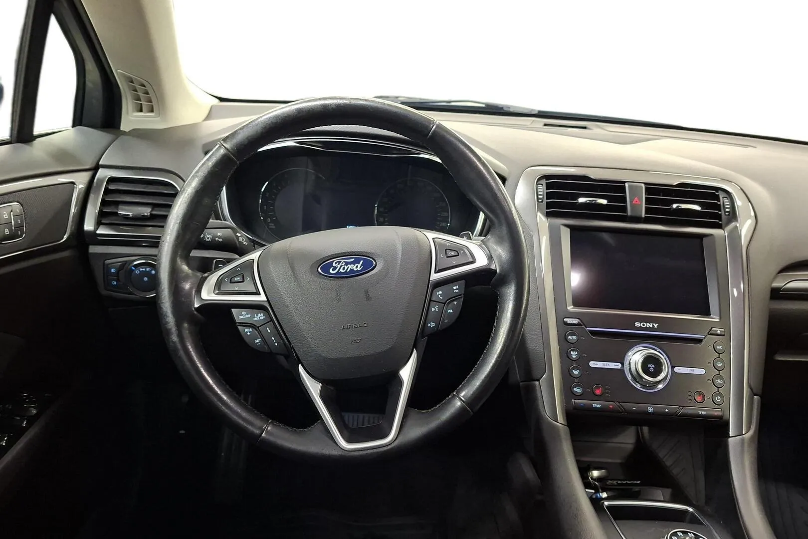 Ford Mondeo BXB-549 carousel image
