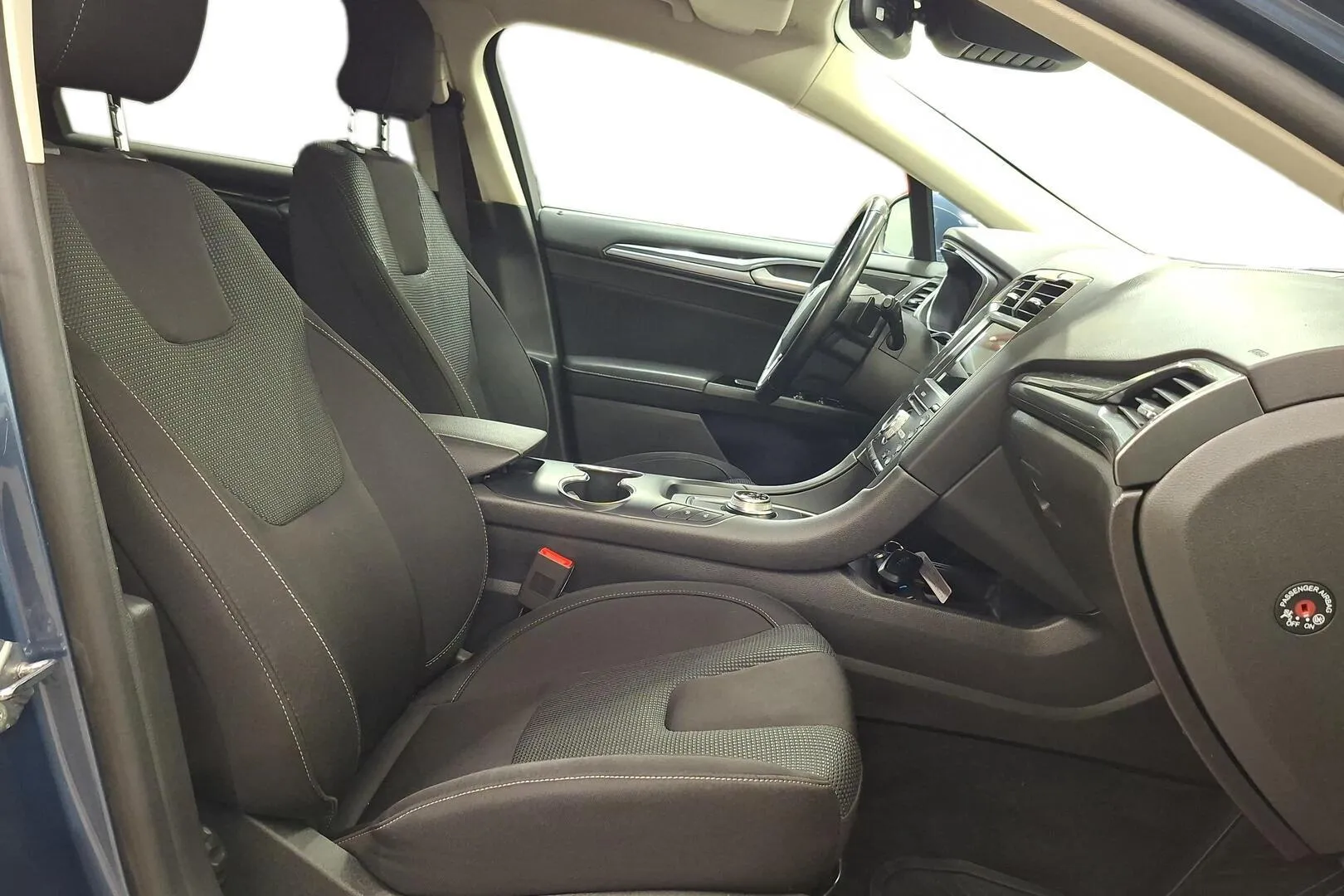 Ford Mondeo BXB-549 carousel image