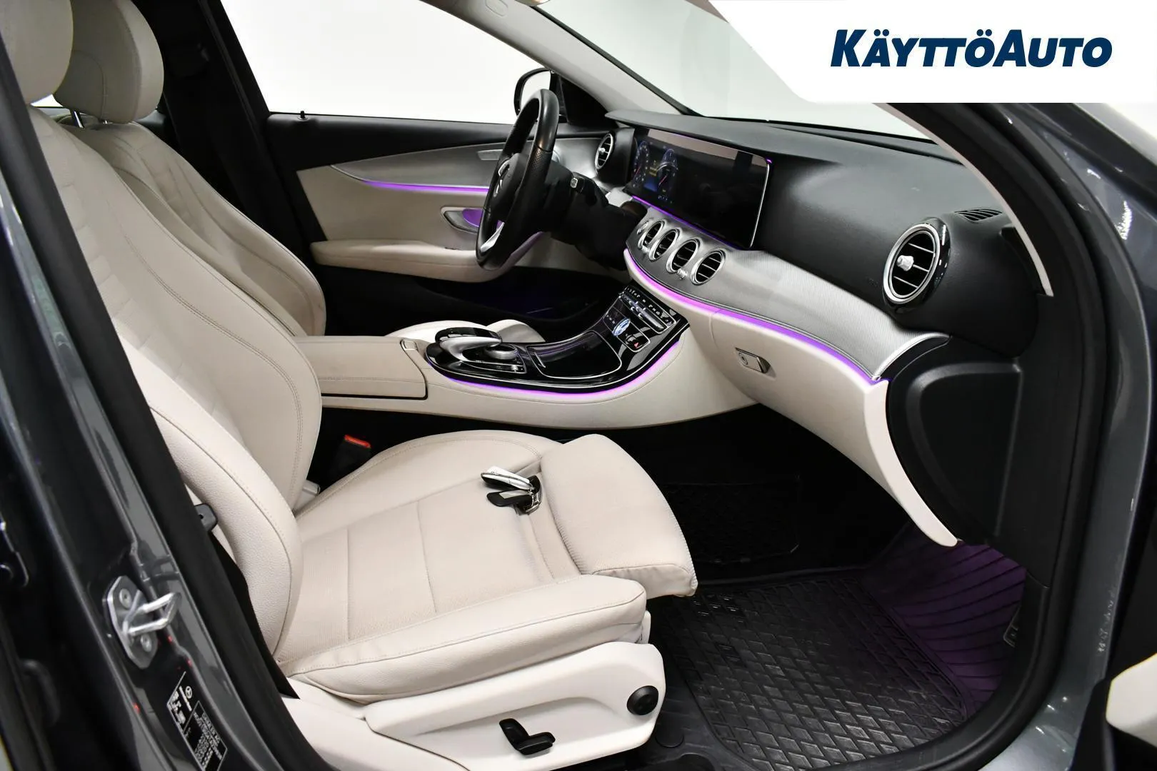 Mercedes-Benz E ZLN-987 carousel image