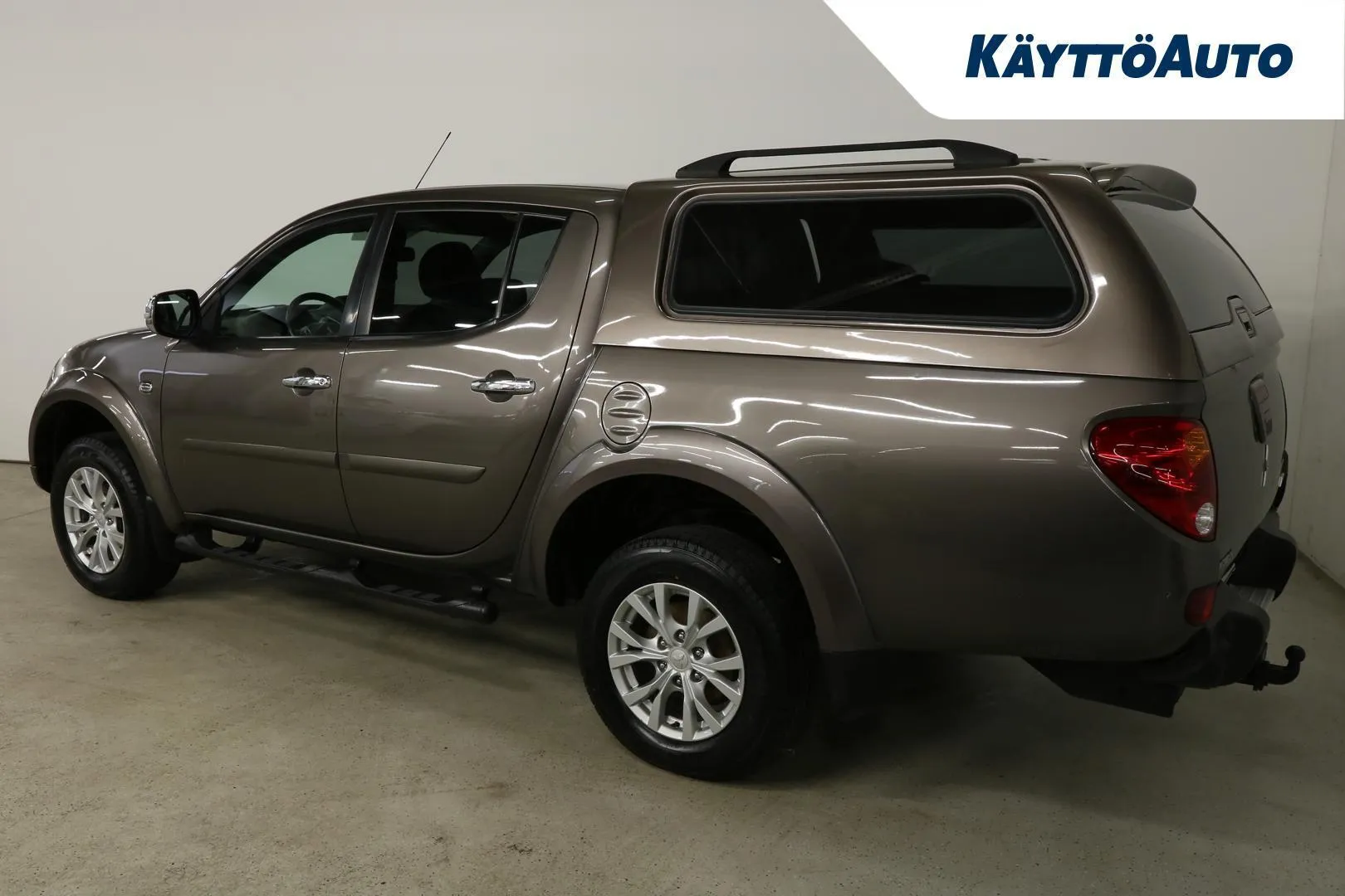 Mitsubishi L200 OZM-319 carousel image