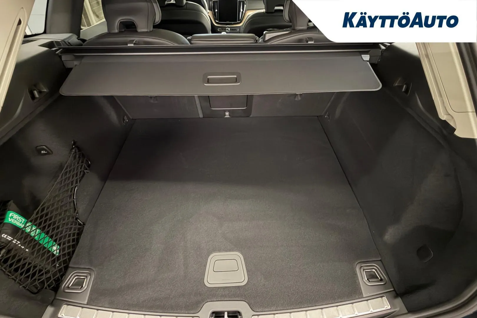 Volvo XC60 LTV-668 carousel image