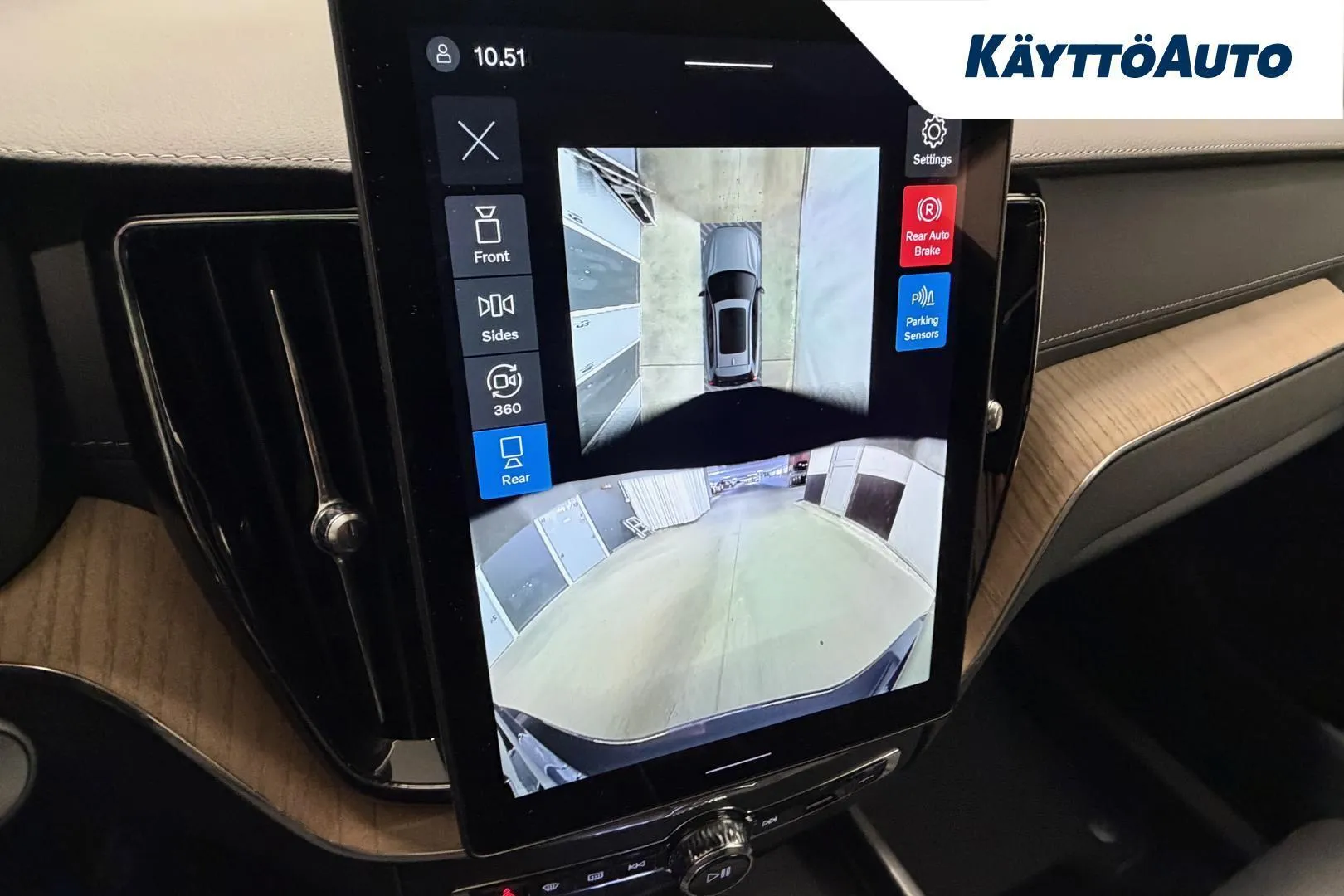 Volvo XC60 LTV-668 carousel image