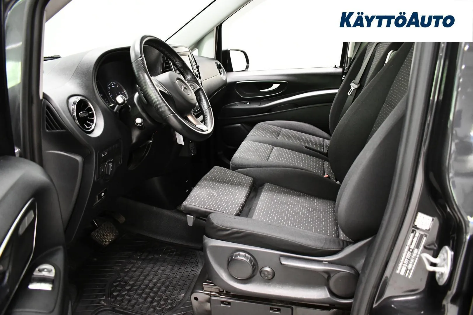 Mercedes-Benz Vito EUM-353 carousel image