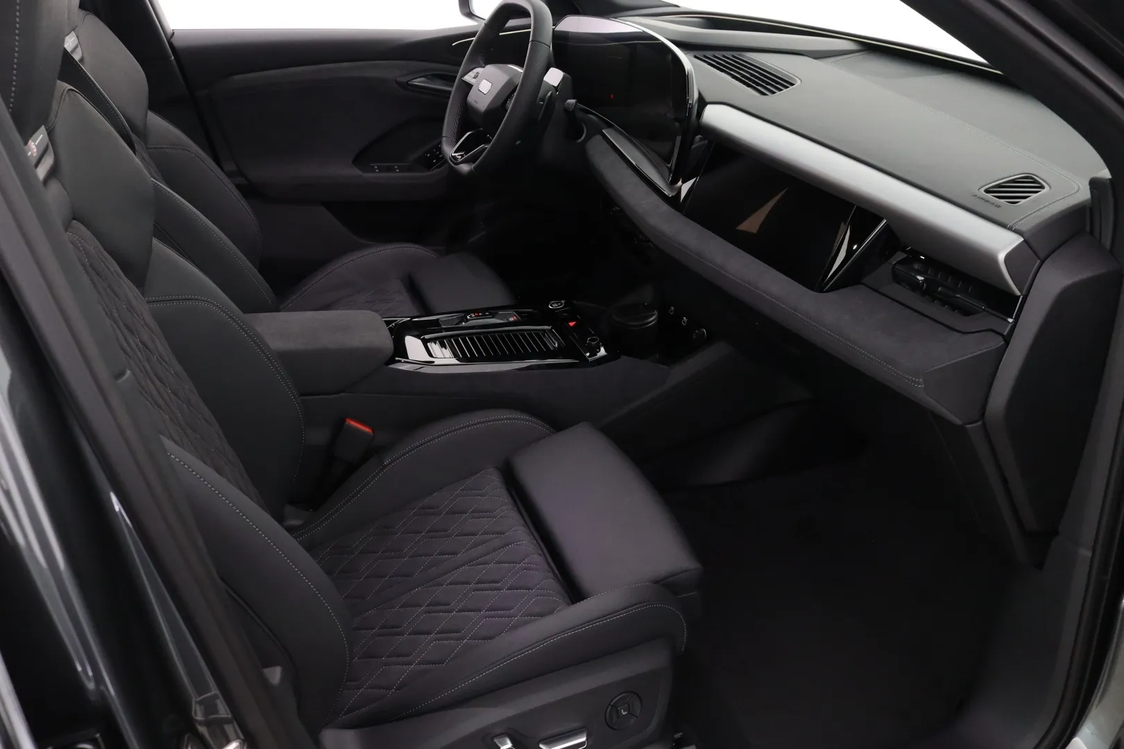 Audi Q6 e-tron FTF-139 carousel image
