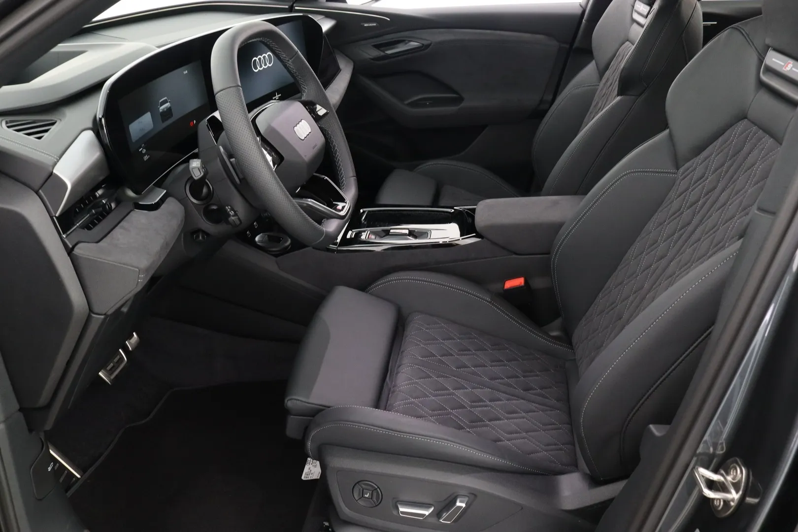 Audi Q6 e-tron FTF-139 carousel image