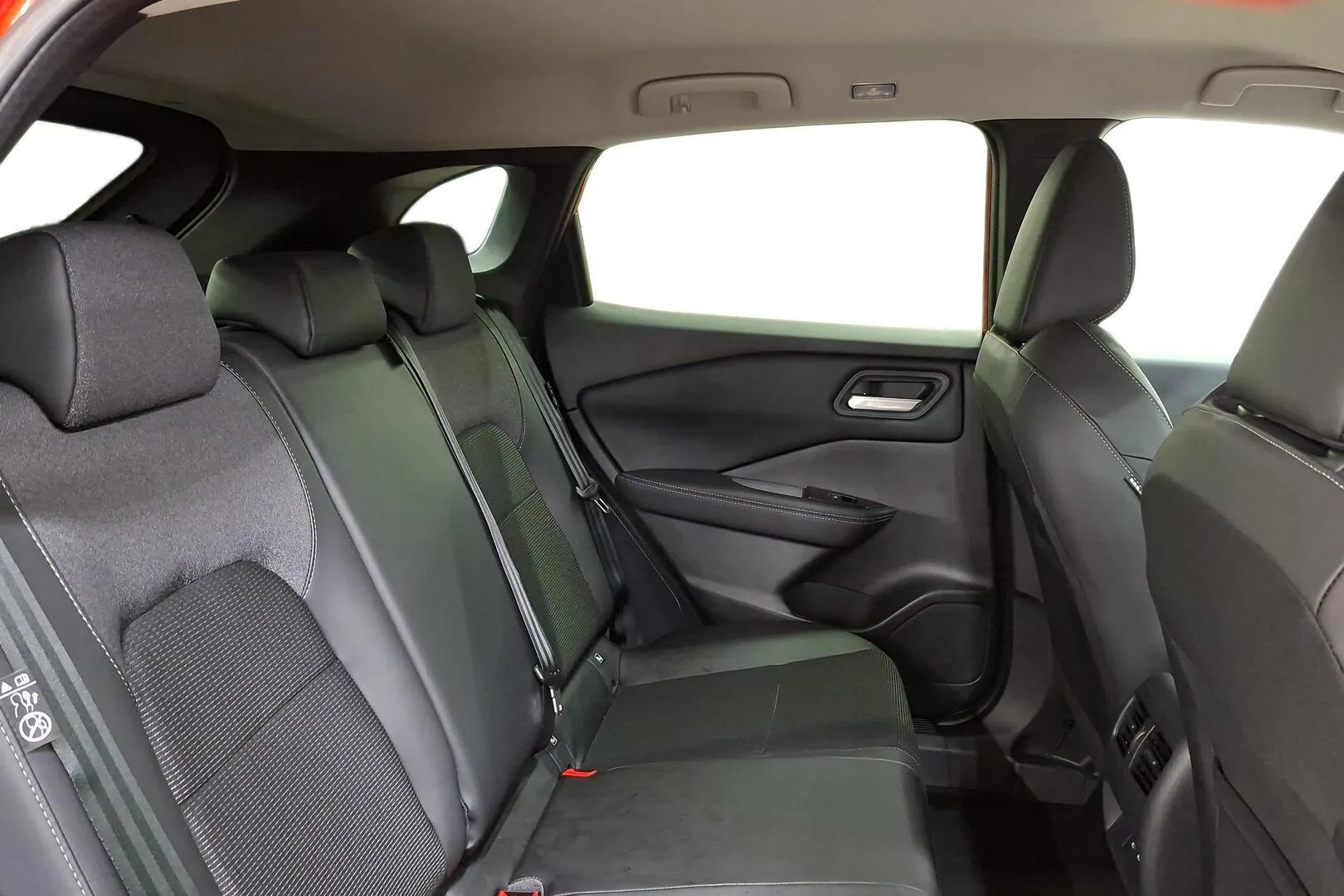 Nissan Qashqai ITJ-484 carousel image