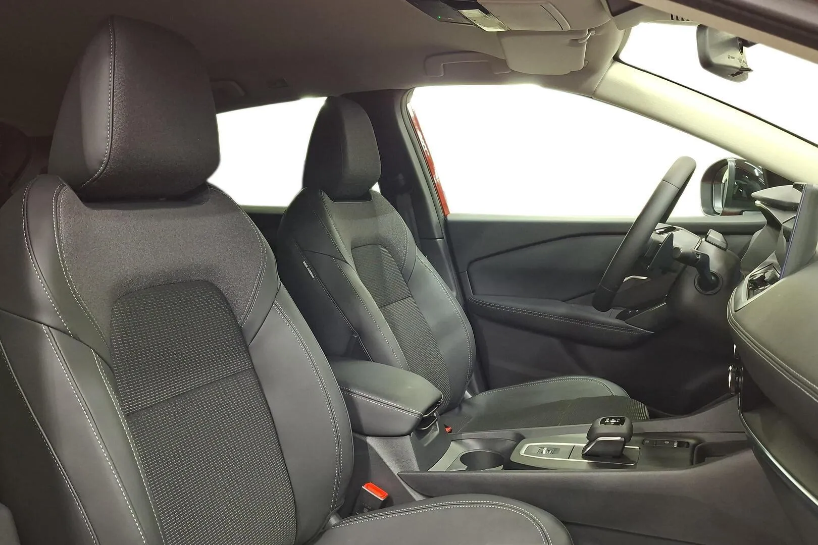 Nissan Qashqai ITJ-484 carousel image