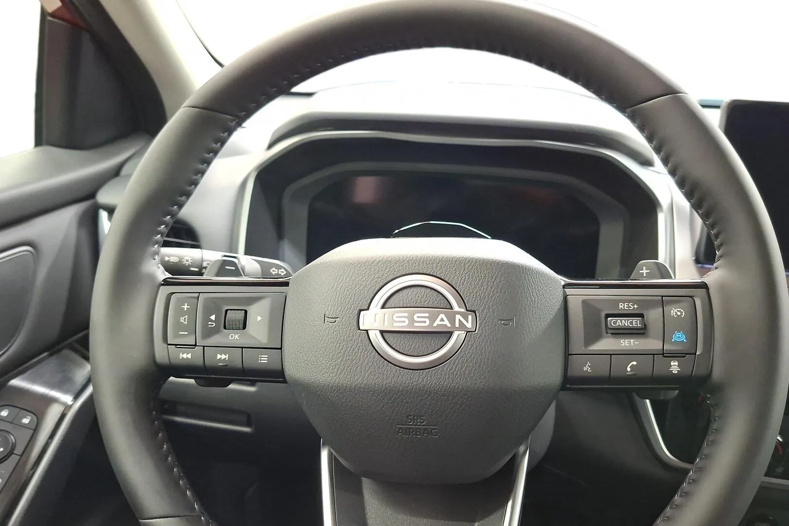 Nissan Qashqai ITJ-484 carousel image
