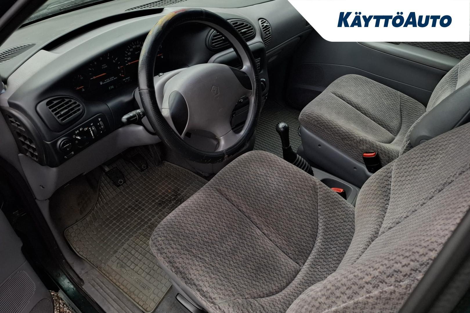 Chrysler Voyager 2,4 M5 SE 7h 1998, kuva 5/14
