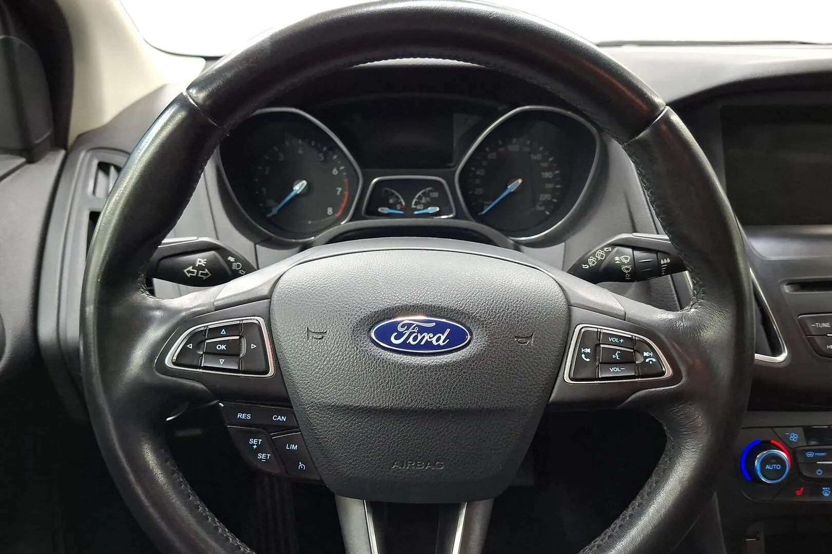 Ford Focus FMX-654 carousel image