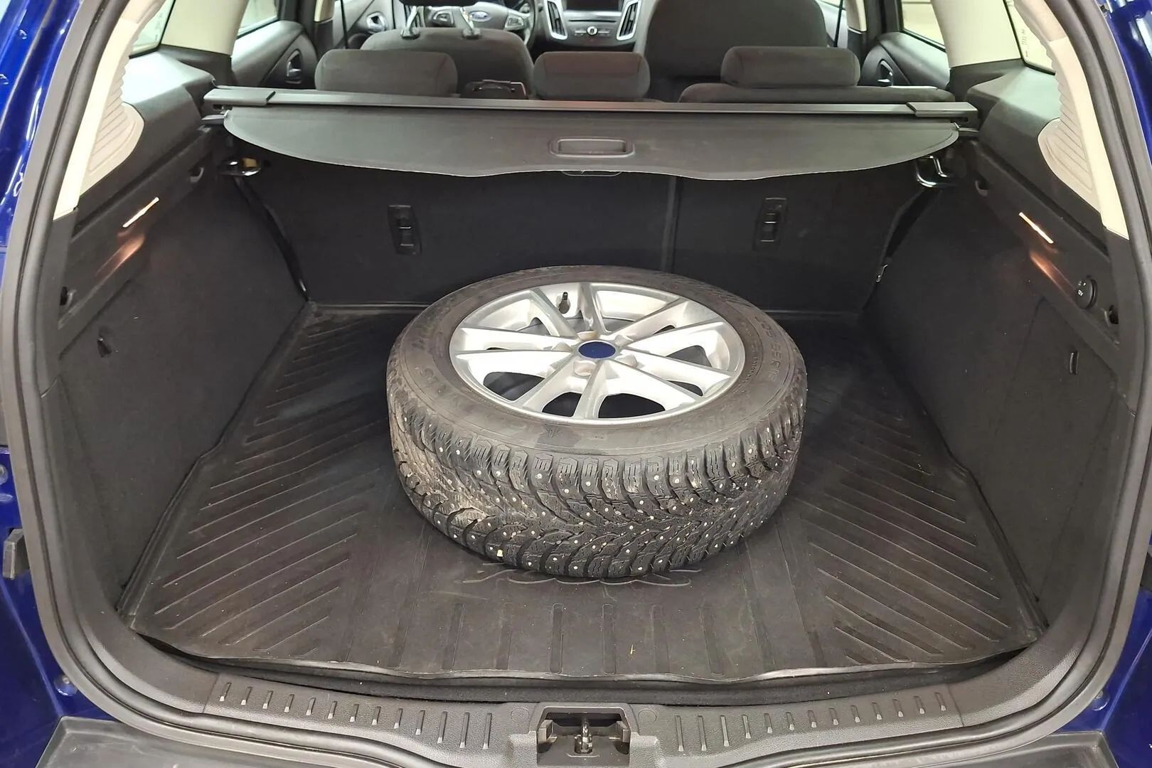 Ford Focus FMX-654 carousel image