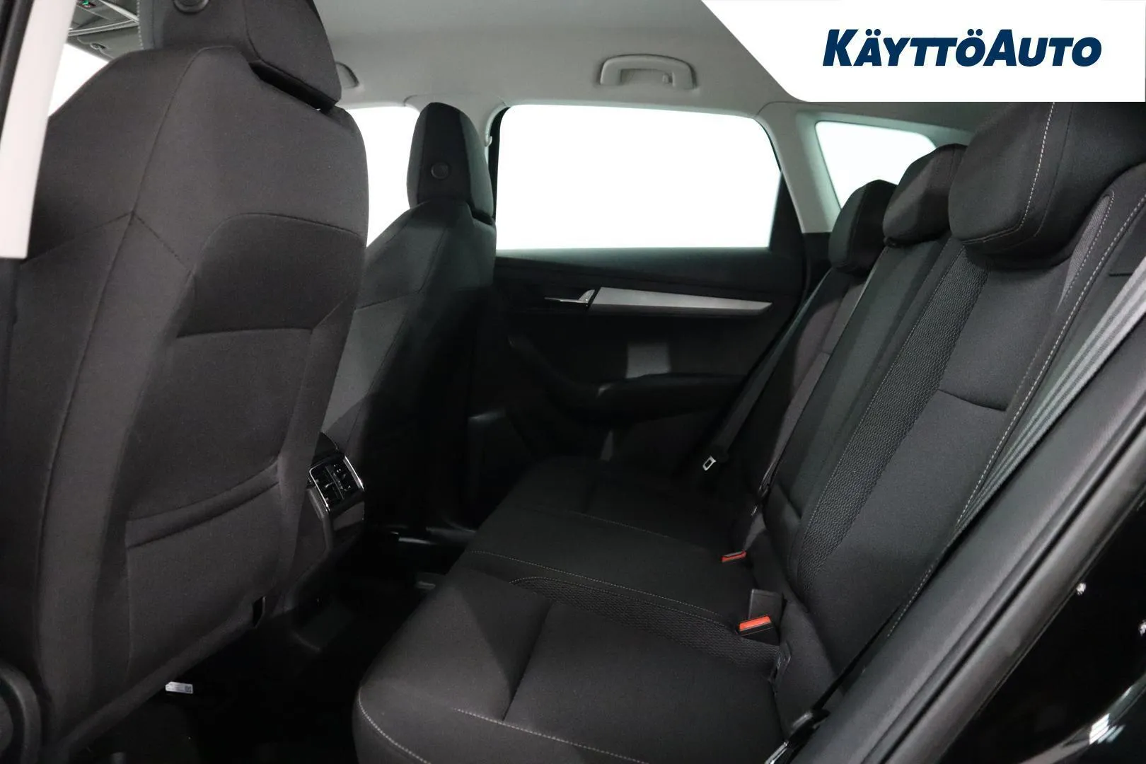Skoda Karoq FRJ-283 carousel image