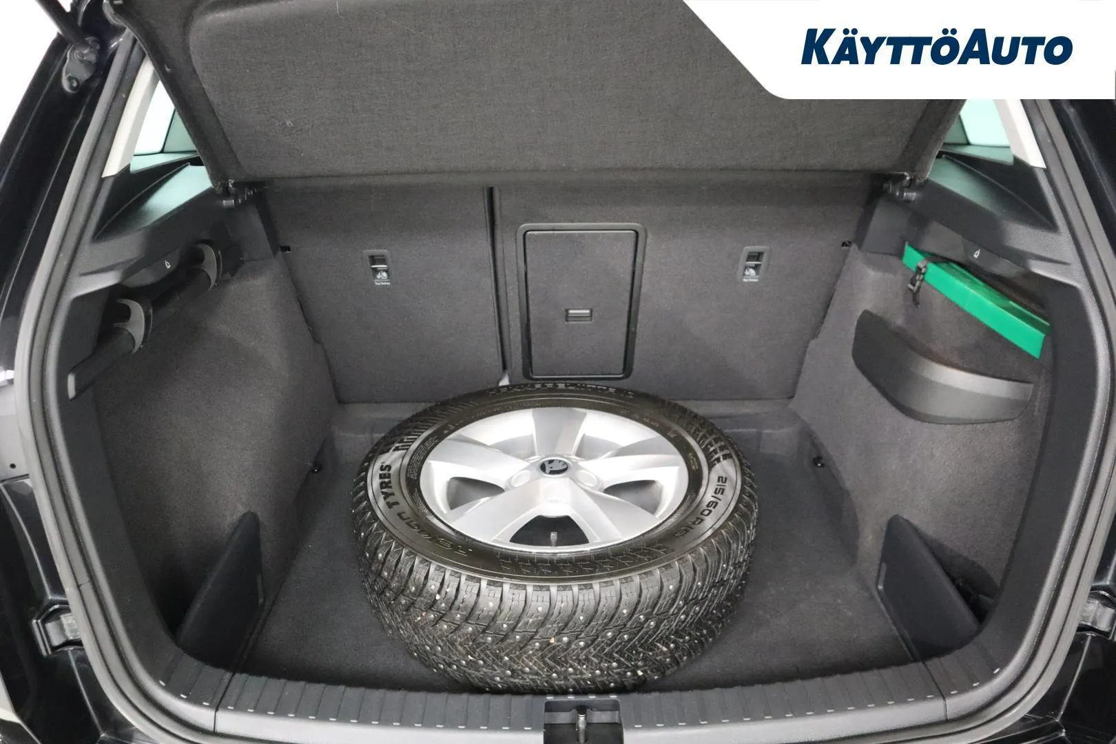 Skoda Karoq FRJ-283 carousel image