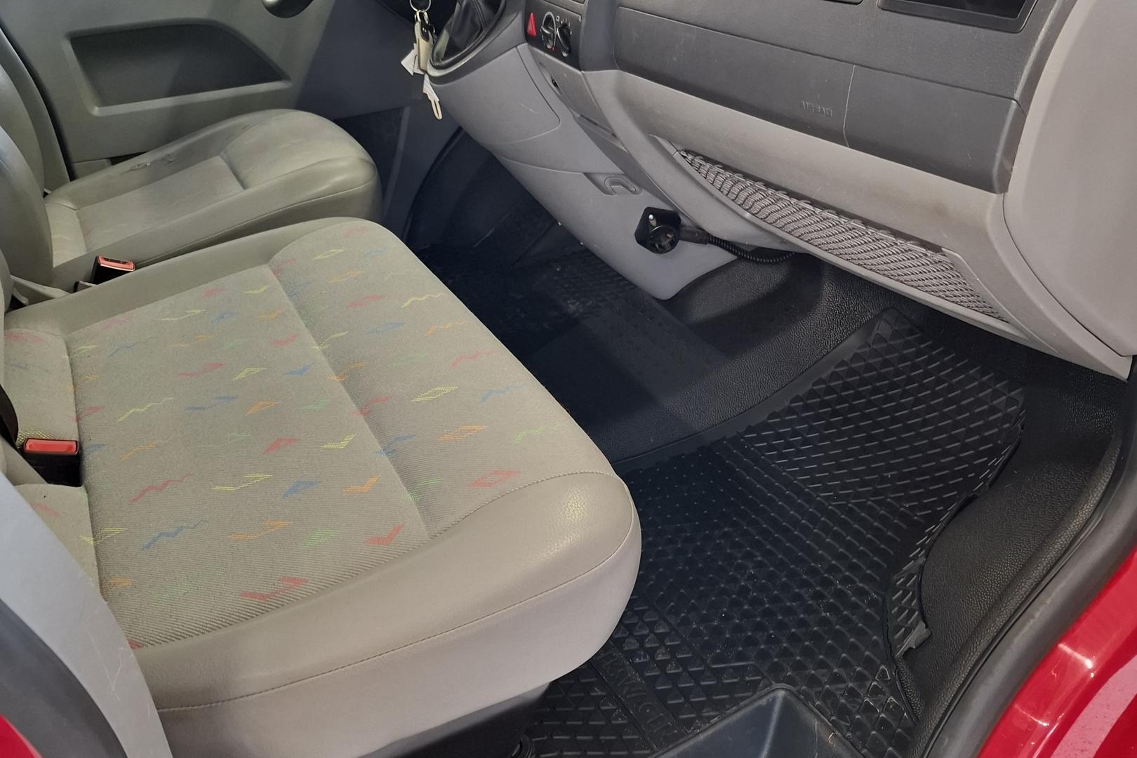 Volkswagen Transporter 2009, photo 5/10