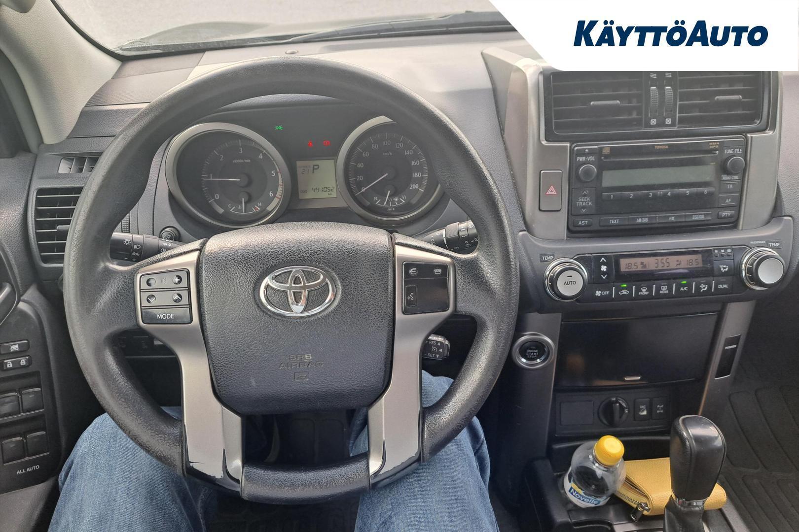 Toyota Land Cruiser 2011, kuva 5/6