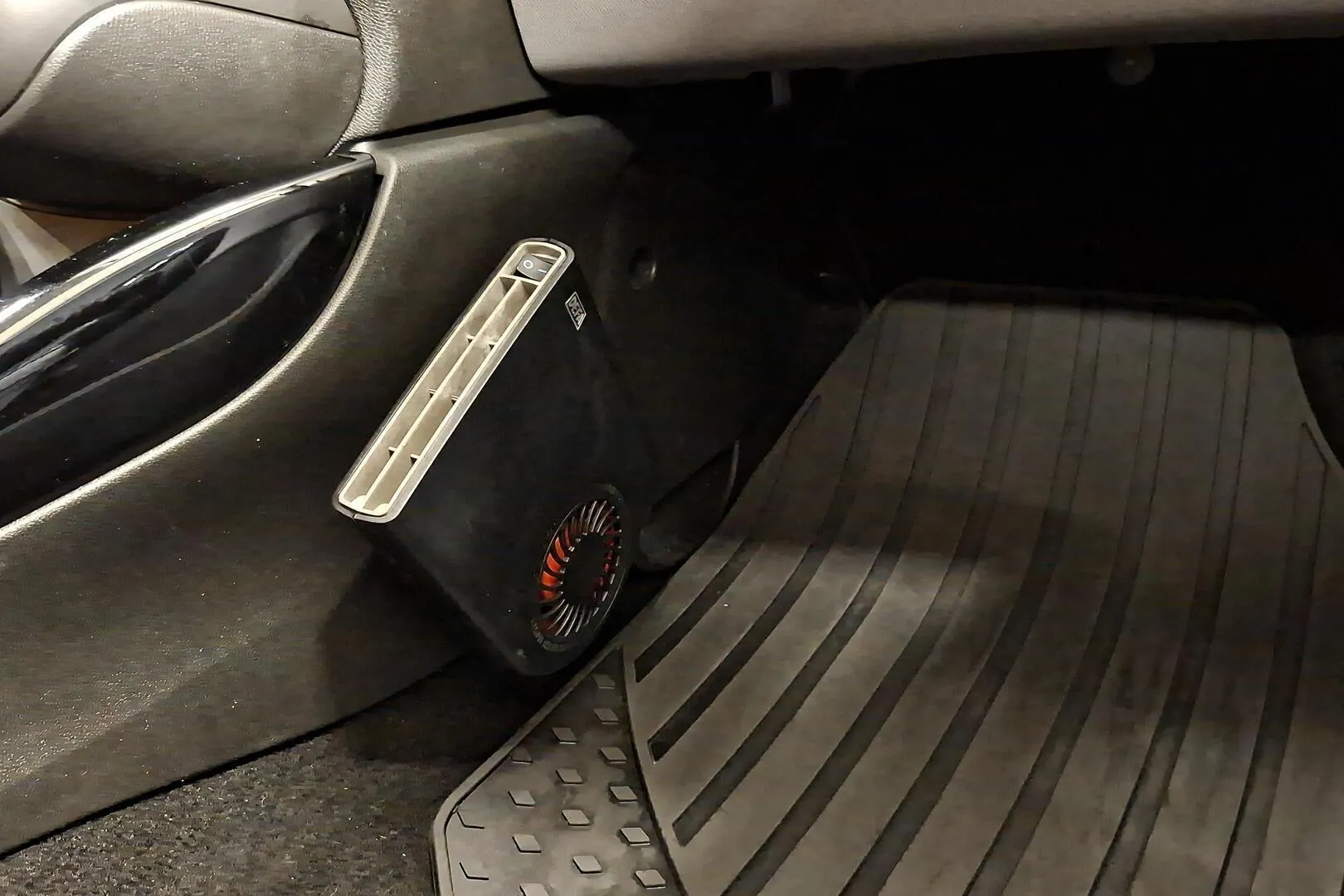 Opel Corsa ENU-480 carousel image