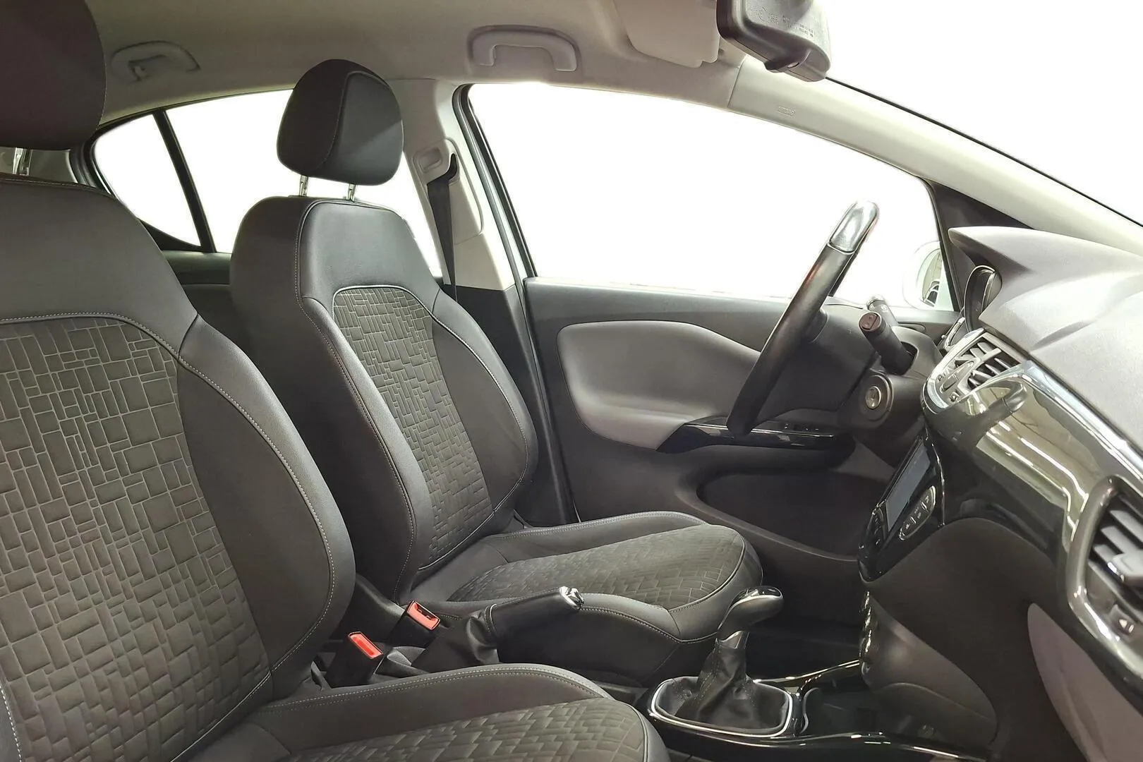Opel Corsa ENU-480 carousel image