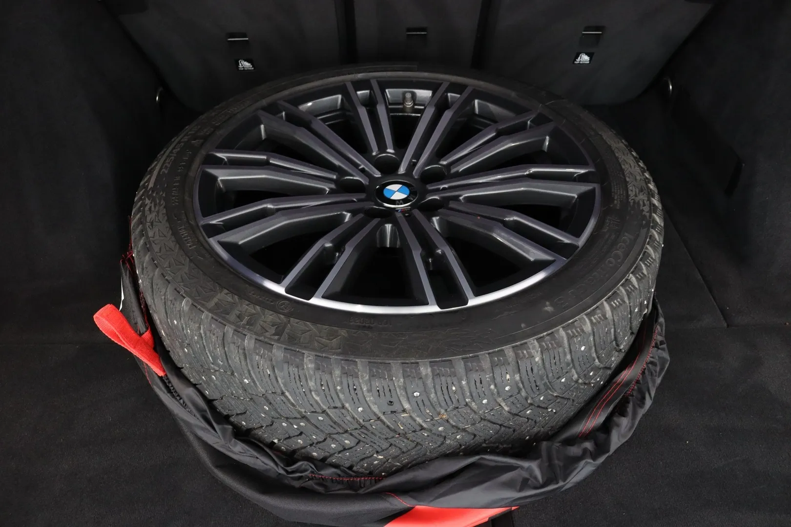BMW 320 NMK-634 carousel image