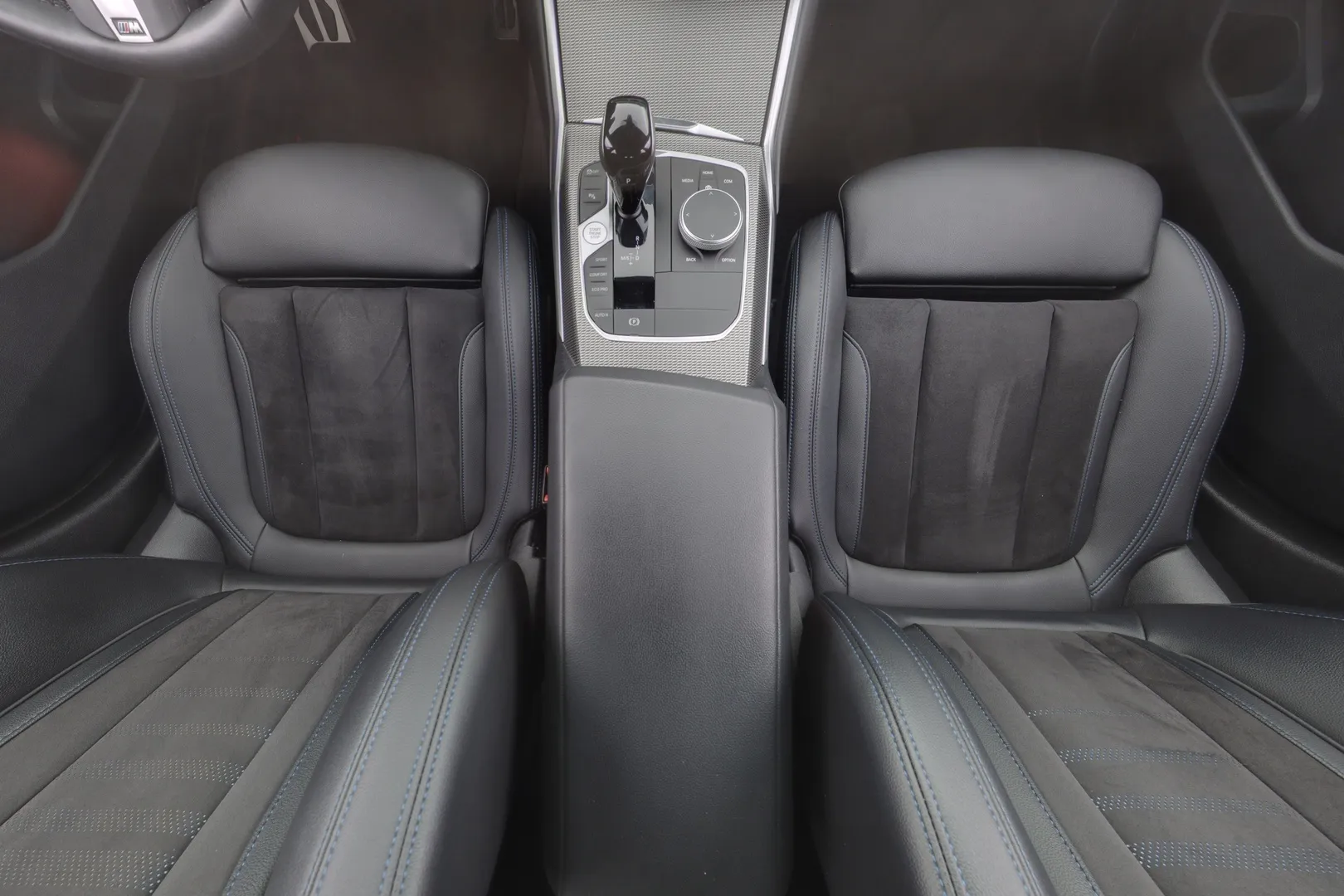 BMW 320 NMK-634 carousel image