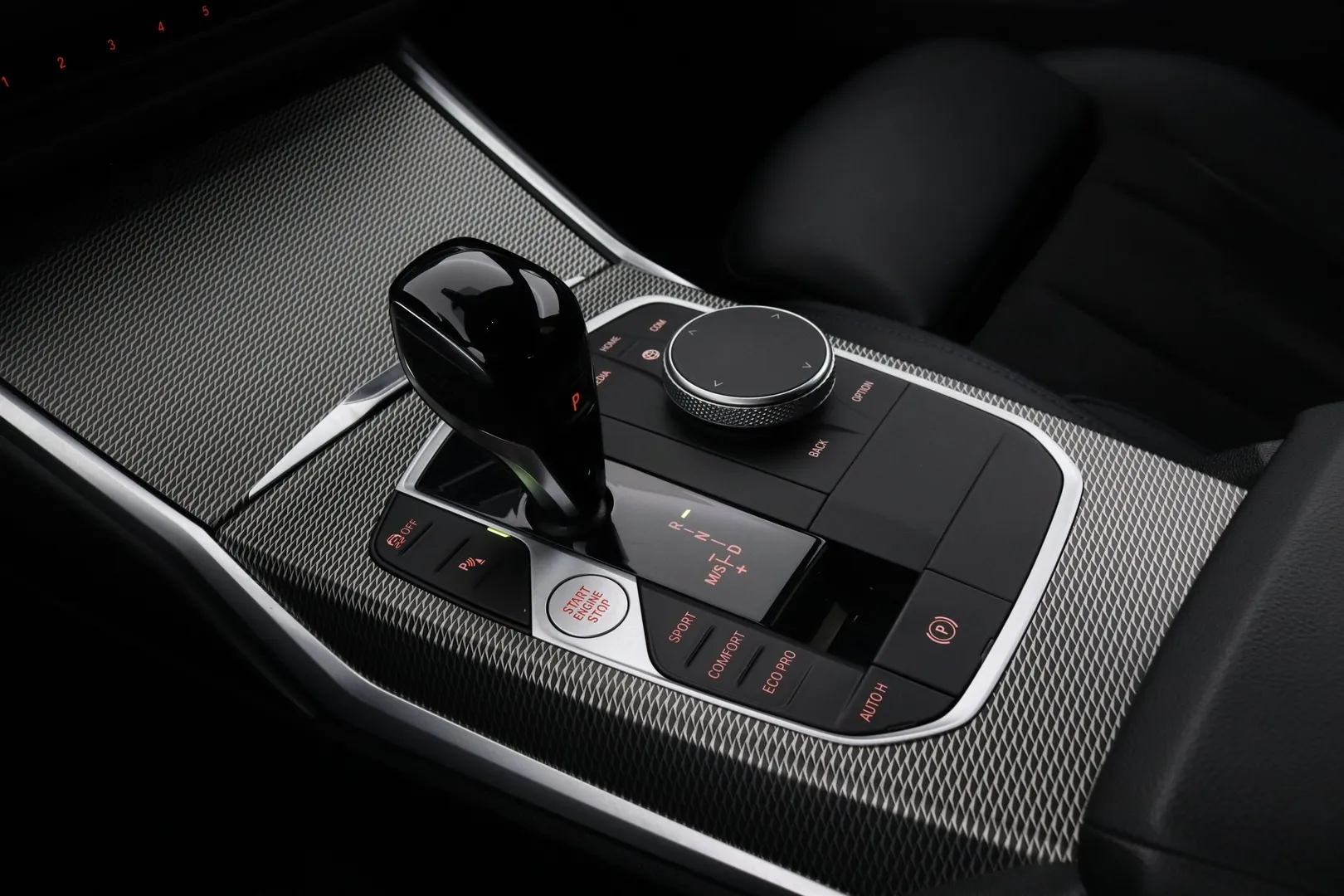 BMW 320 NMK-634 carousel image