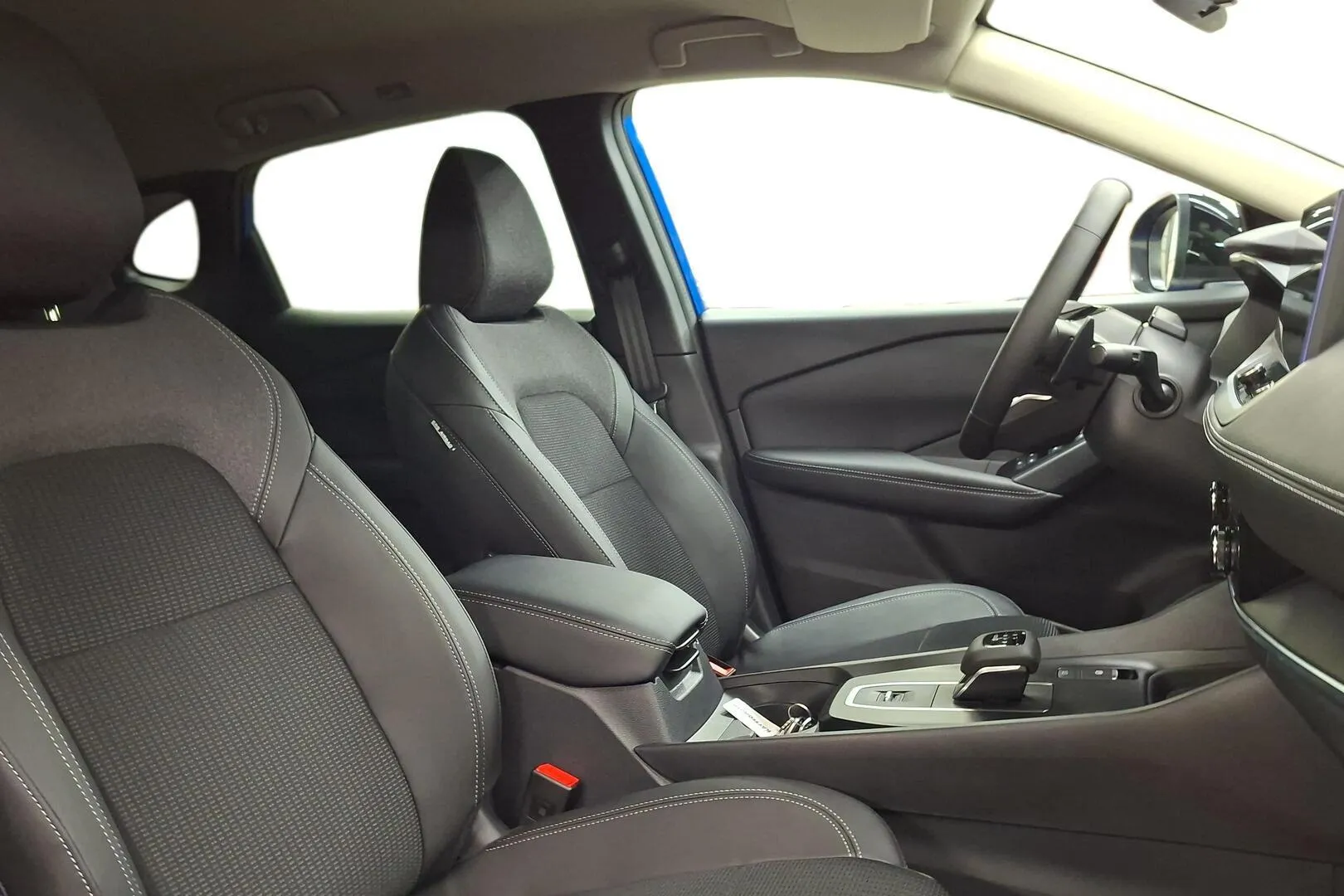 Nissan Qashqai SZS-160 carousel image