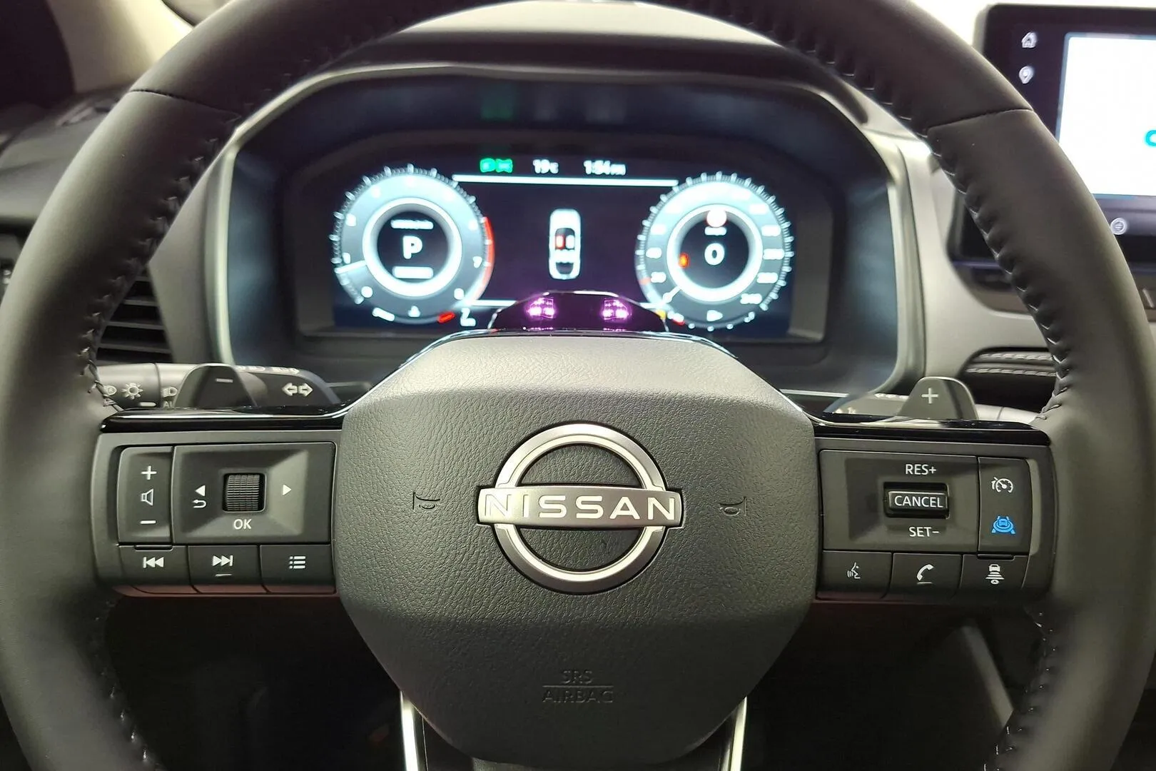 Nissan Qashqai SZS-160 carousel image
