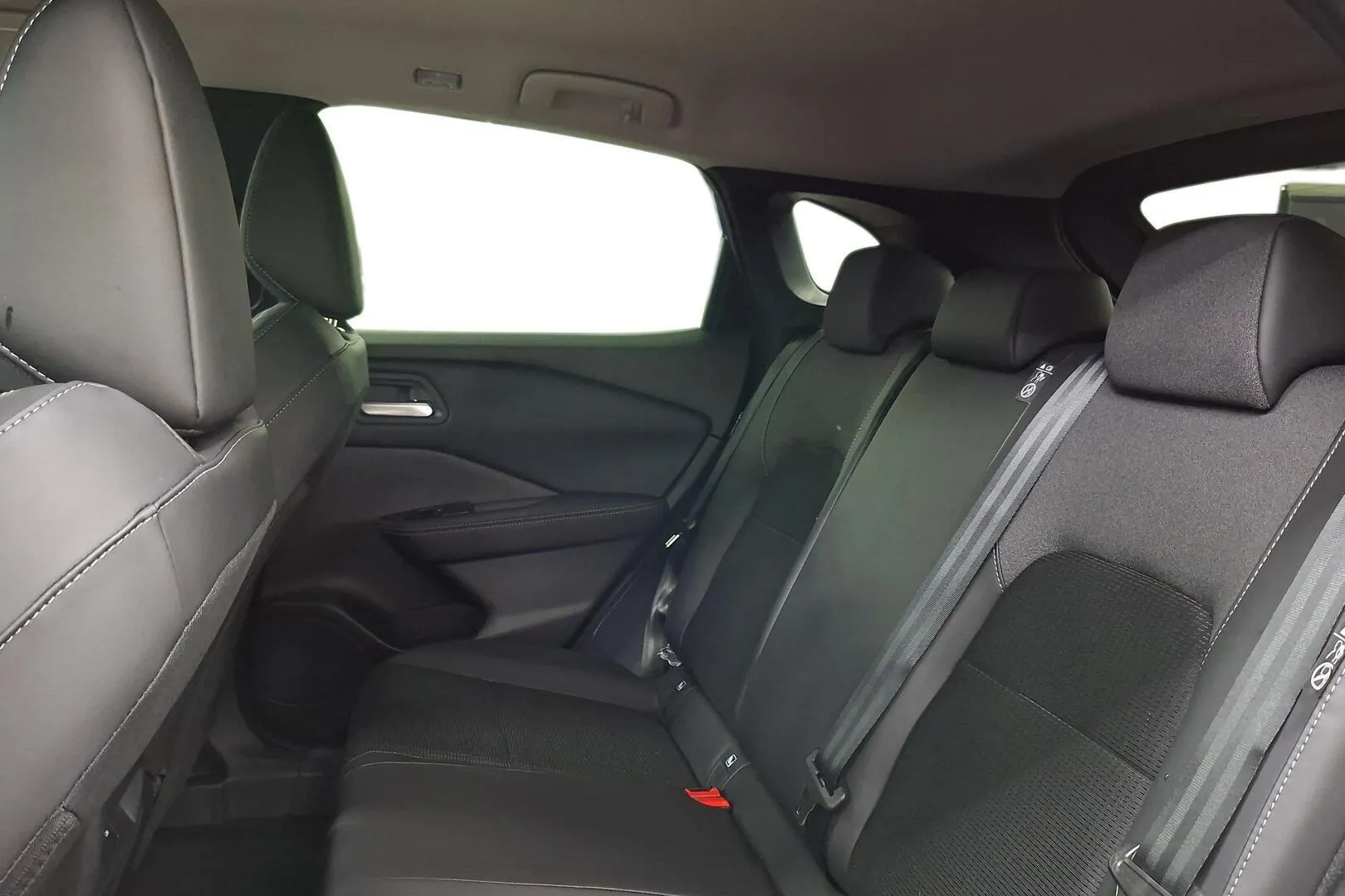 Nissan Qashqai SZS-160 carousel image