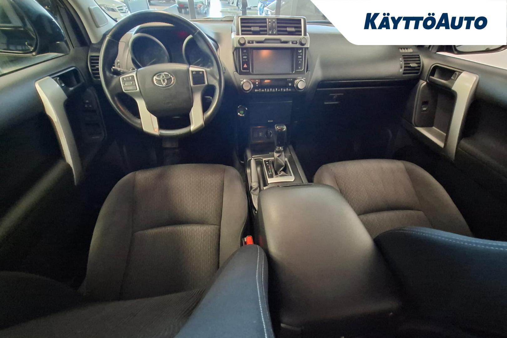 Toyota Land Cruiser 2017, kuva 7/24