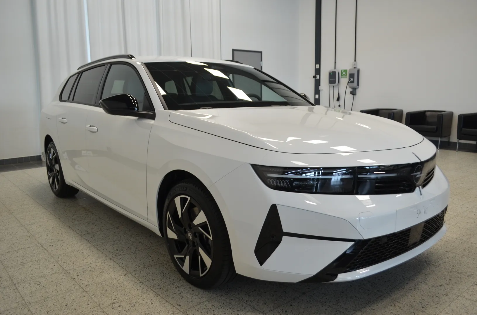 Opel Astra YMT-364 carousel image
