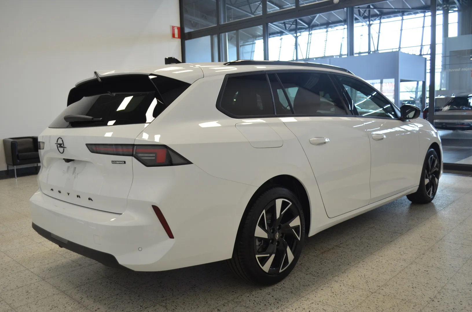 Opel Astra YMT-364 carousel image