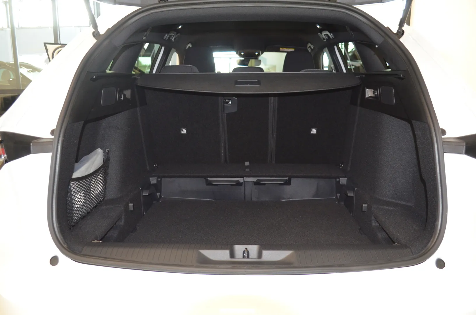 Opel Astra YMT-364 carousel image
