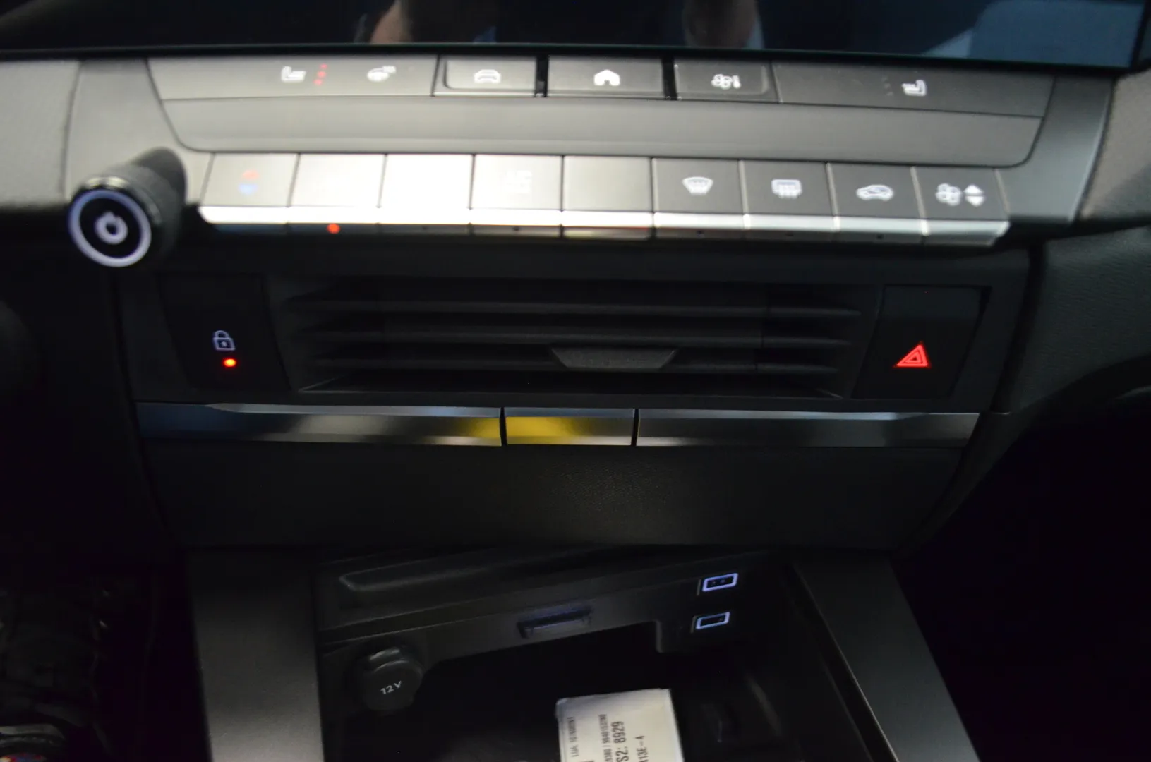 Opel Astra YMT-364 carousel image