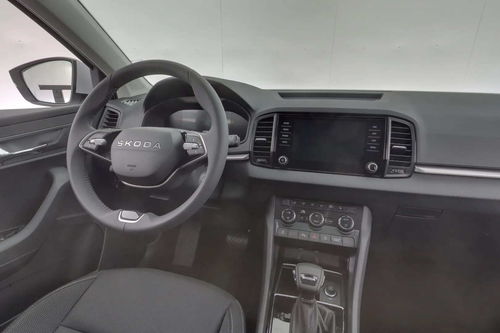 Skoda Karoq ITE-633 carousel image