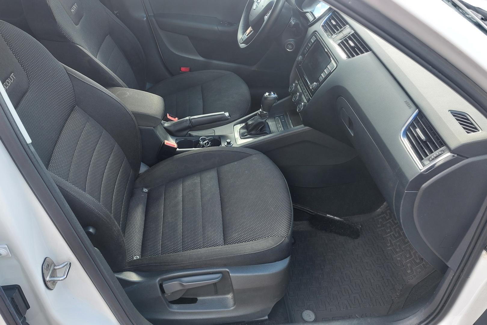 Skoda Octavia 2016, kuva 7/16