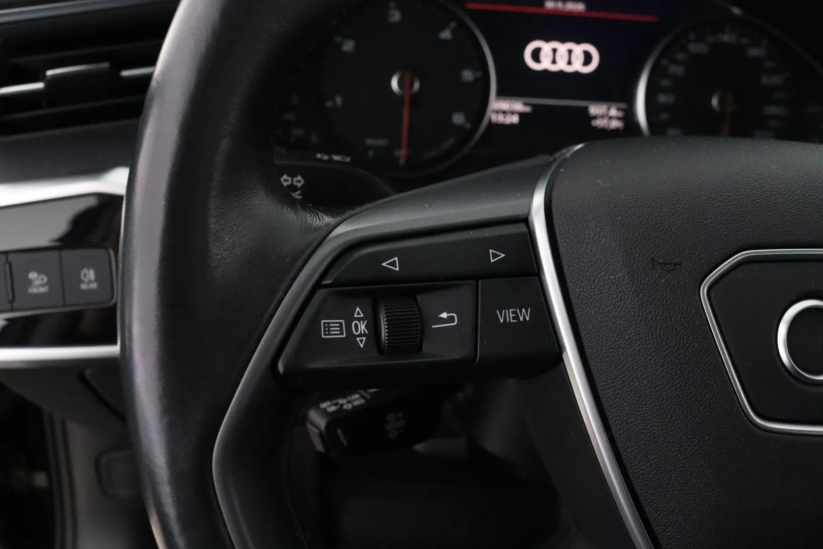 Audi A6 MYY-788 carousel image