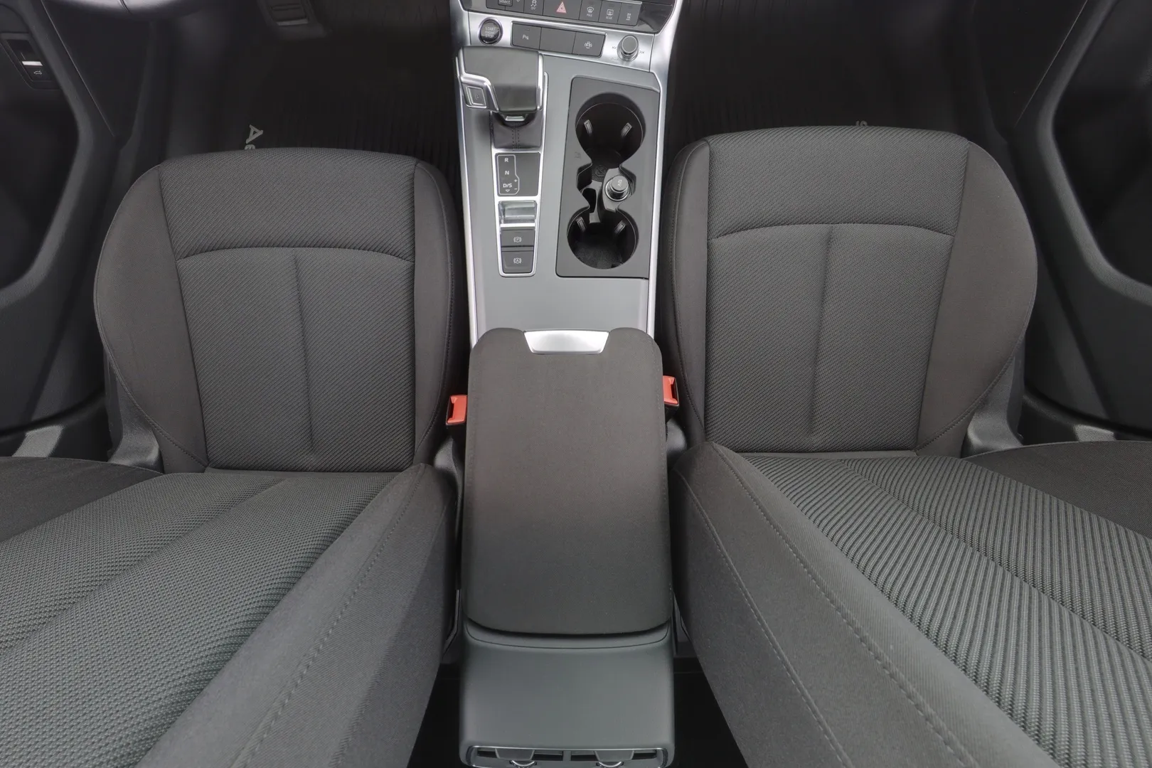 Audi A6 MYY-788 carousel image