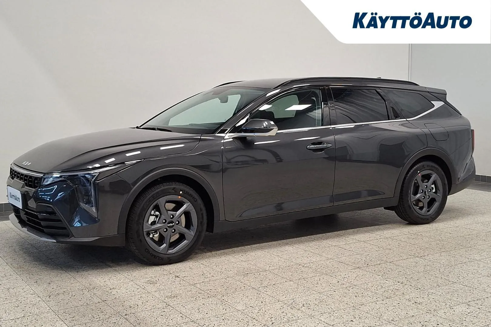 Kia K4 LTV-452 carousel image
