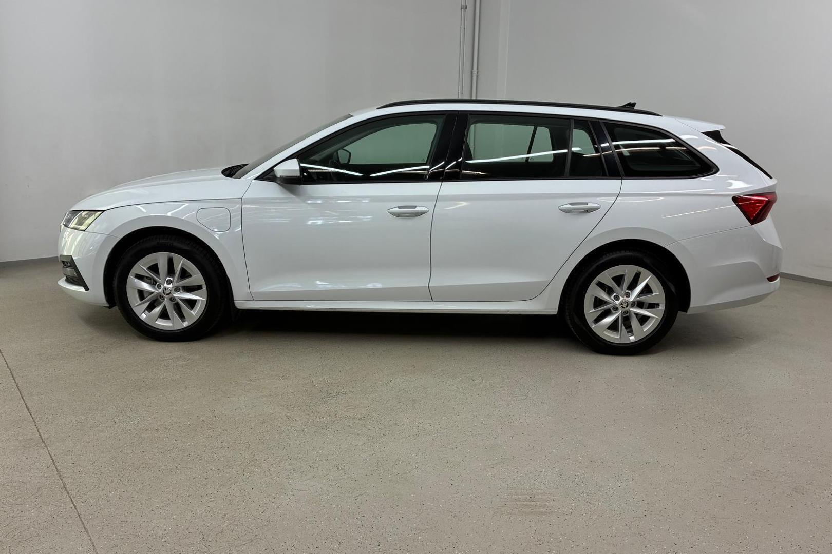 Skoda Octavia 2023, bild 3/22