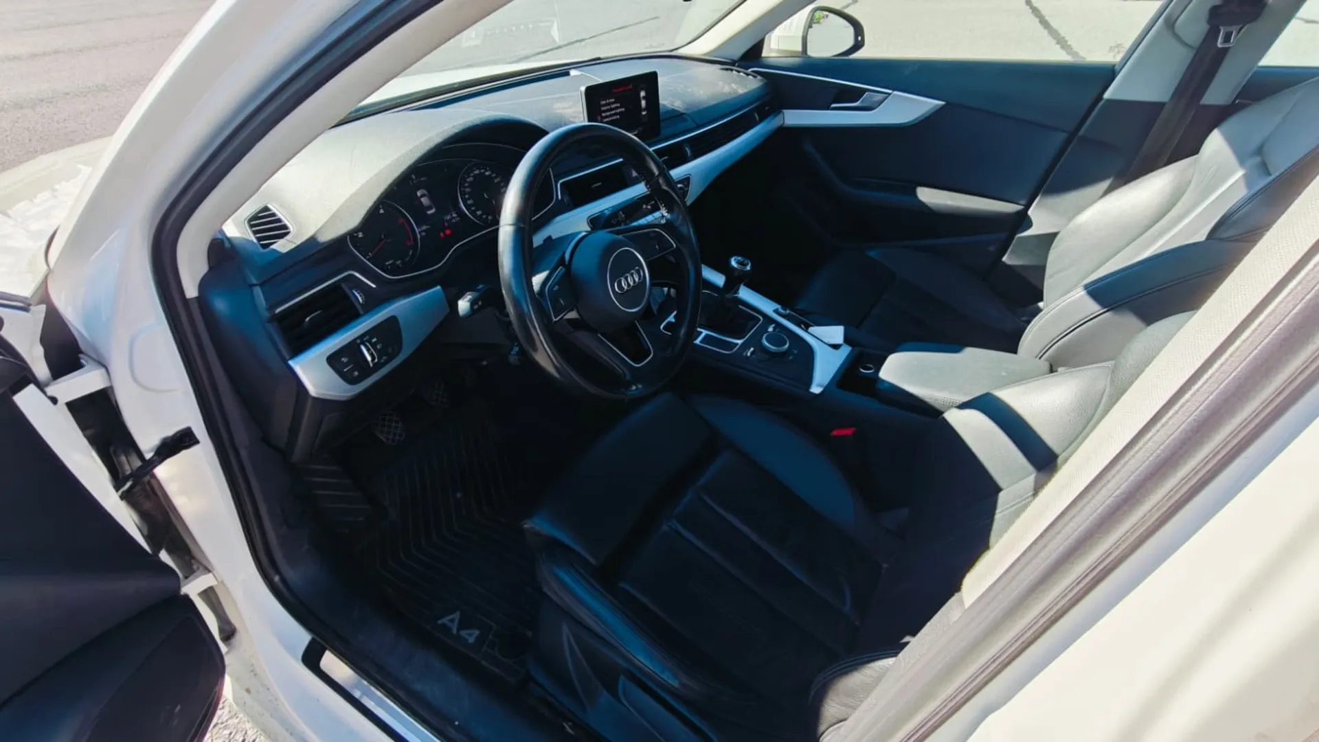 Audi A4 ENU-165 carousel image