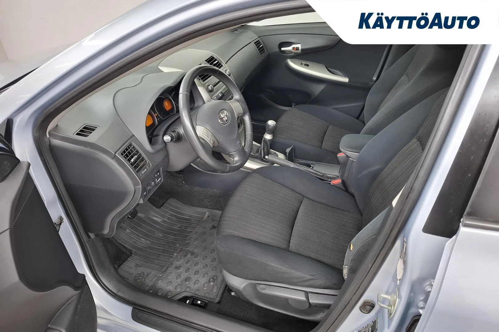 Toyota Corolla XPI-195 carousel image