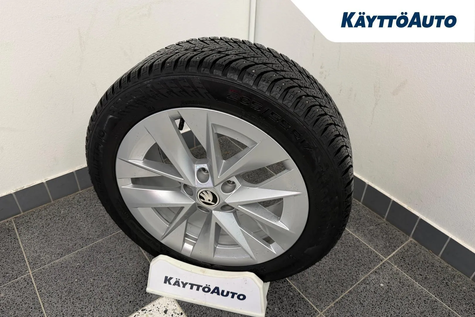 Skoda Octavia SPT-818 carousel image
