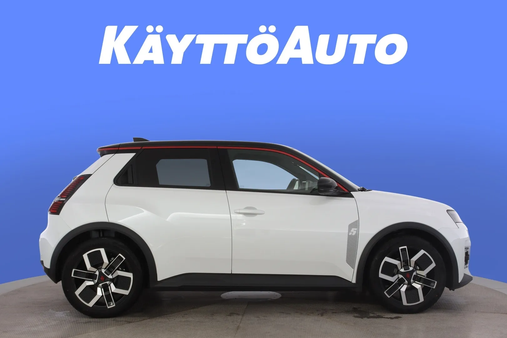 Renault 5 SZJ-612 carousel image