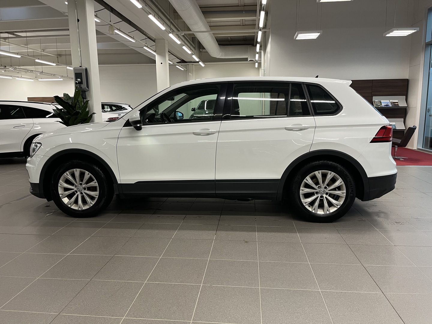 Volkswagen Tiguan 2017, photo 3/13