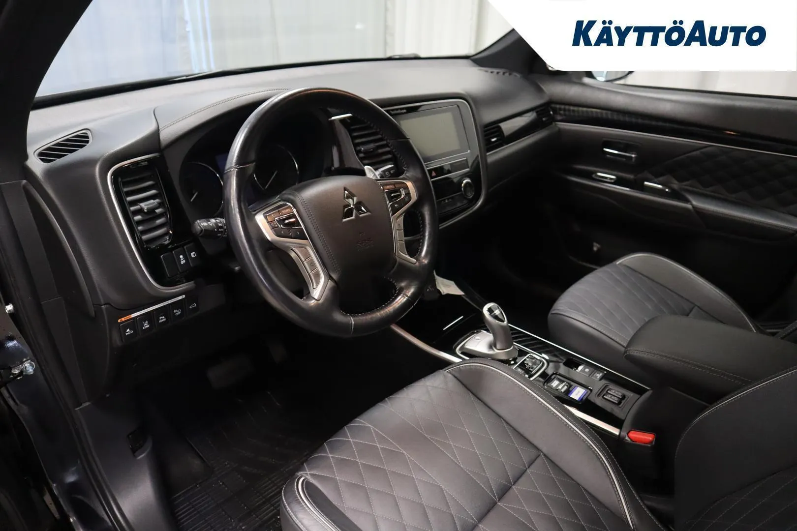 Mitsubishi Outlander PHEV BXR-354 carousel image