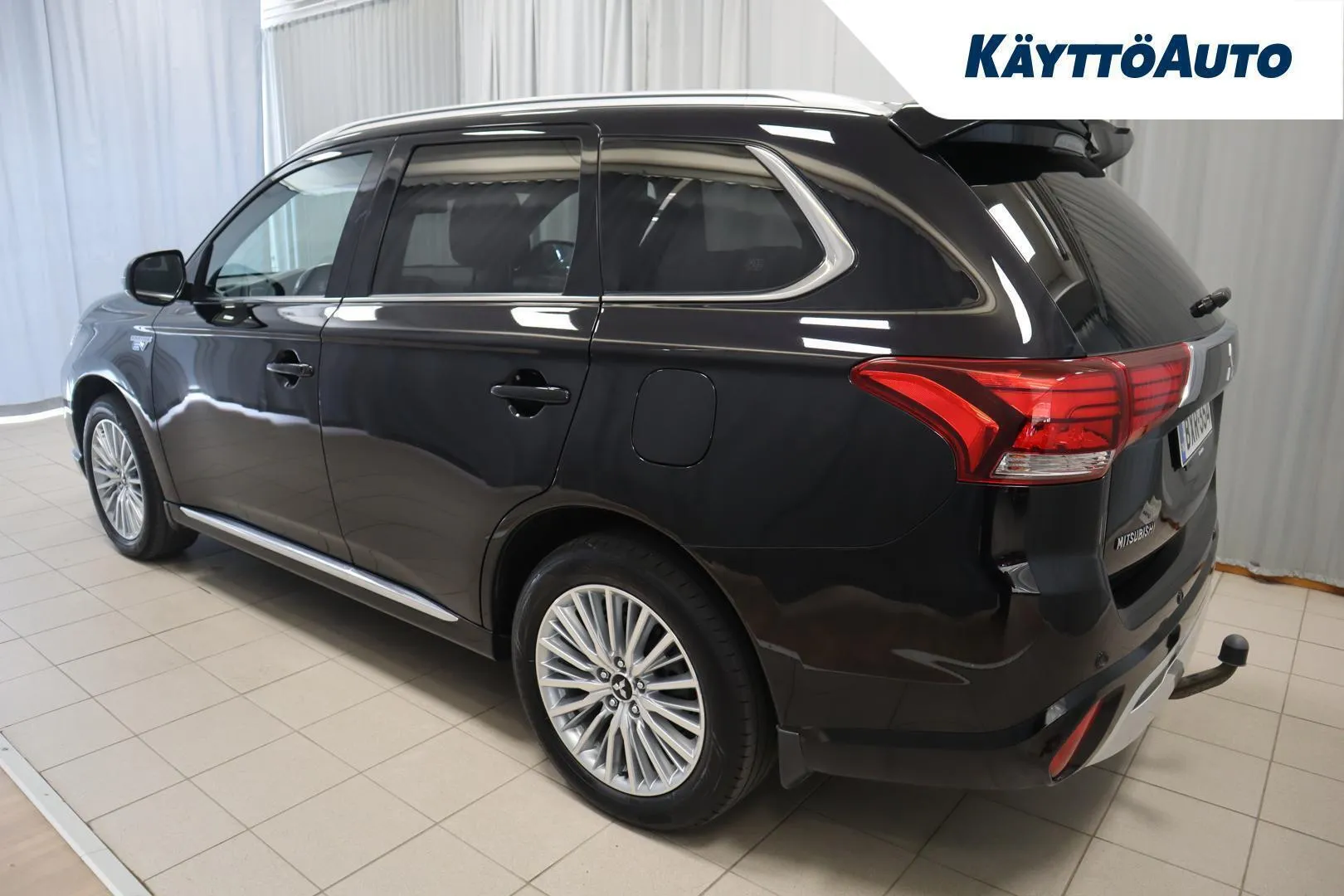 Mitsubishi Outlander PHEV BXR-354 carousel image