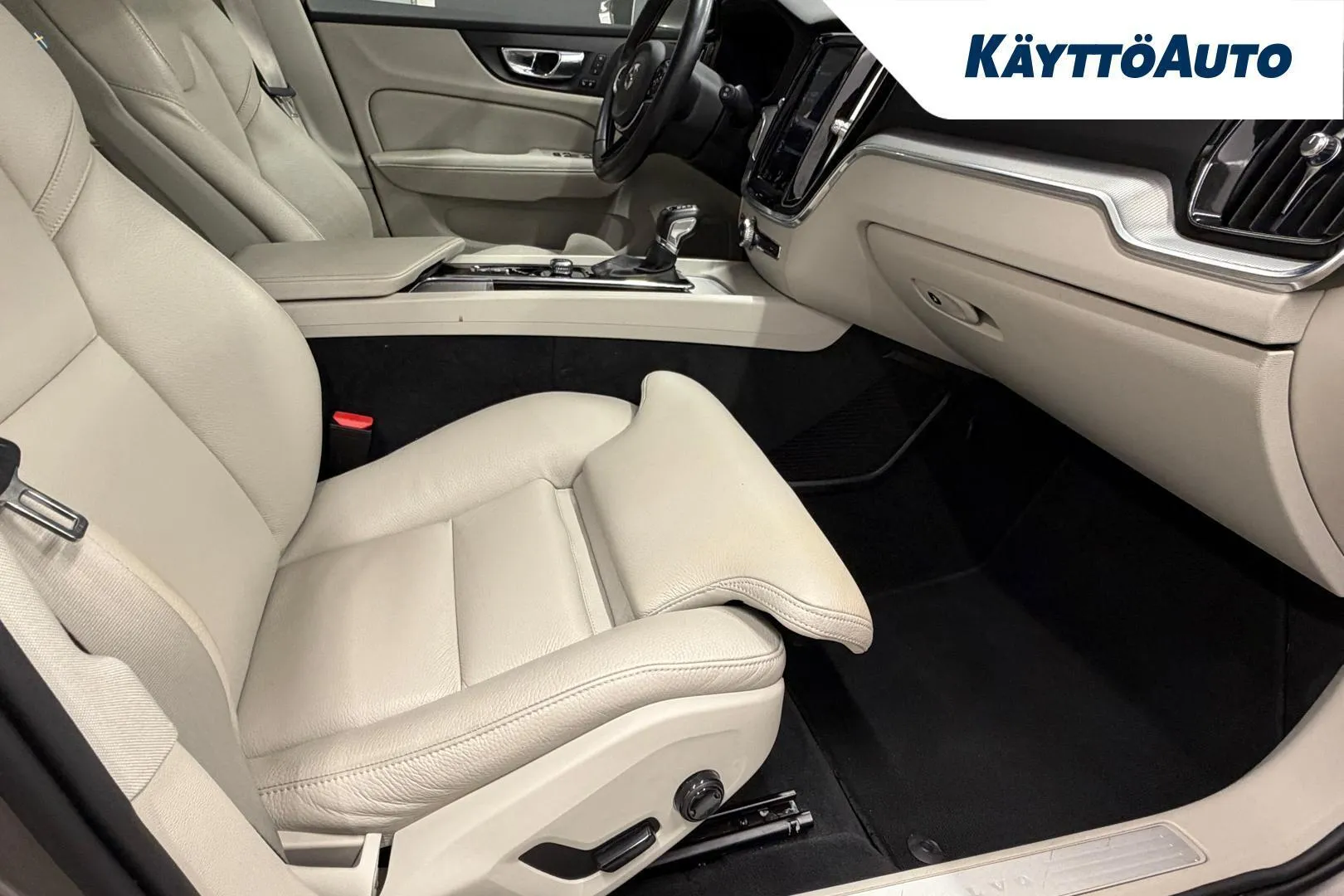 Volvo V60 JLN-266 carousel image